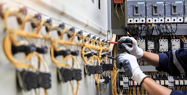 Professional Electrician technician working in Ellicott, CO